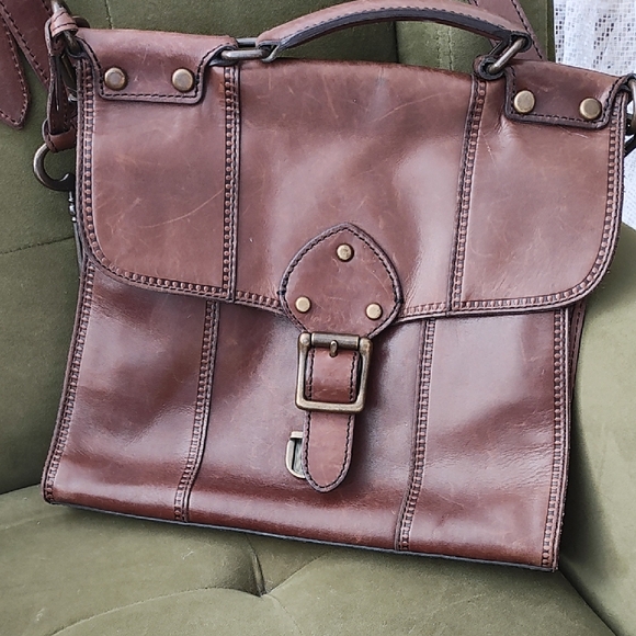 Handbags - Fossil Classic Brown Leather Briefcase